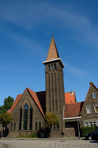 ENE-20130929-0478.jpg - Heijplaat (Rotterdam), Bonifaciuskerk